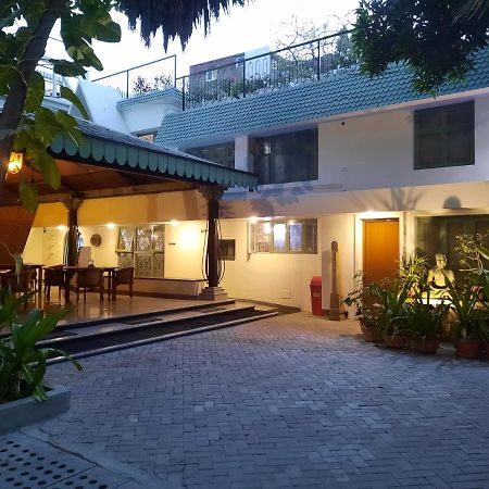 Hanu Reddy Residences Poes Garden Csennai Kültér fotó