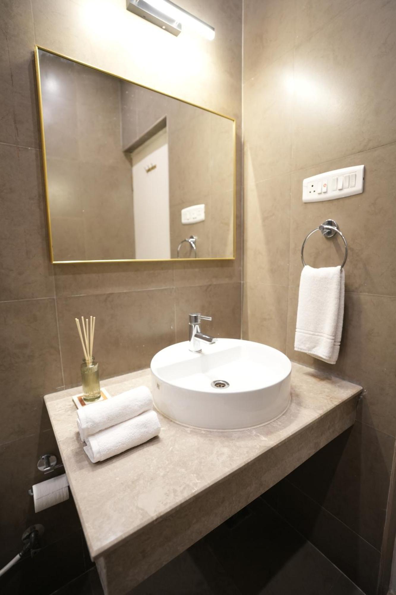 Hanu Reddy Residences Poes Garden Csennai Kültér fotó