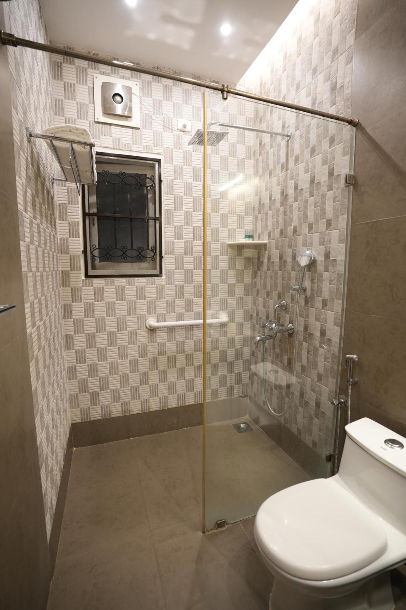 Hanu Reddy Residences Poes Garden Csennai Kültér fotó