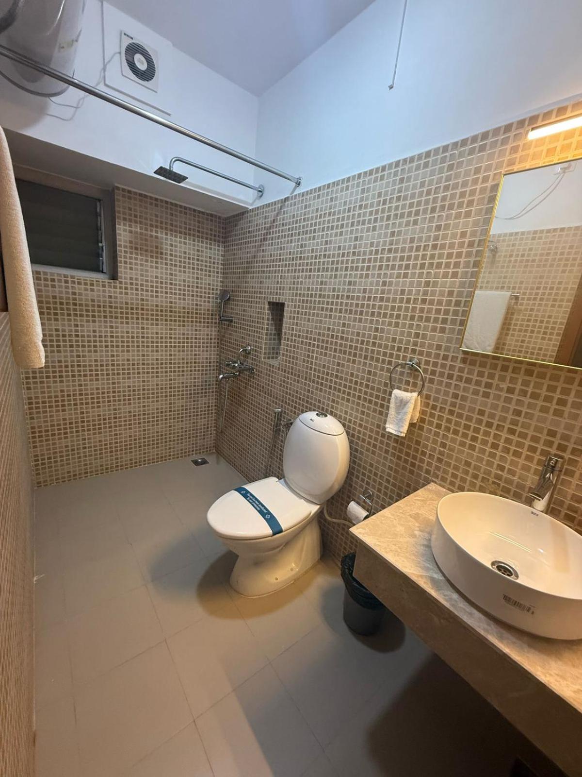 Hanu Reddy Residences Poes Garden Csennai Kültér fotó