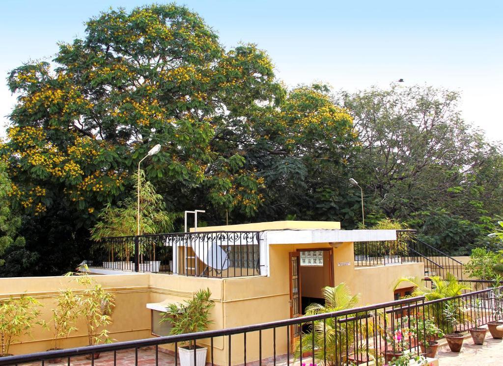 Hanu Reddy Residences Poes Garden Csennai Kültér fotó