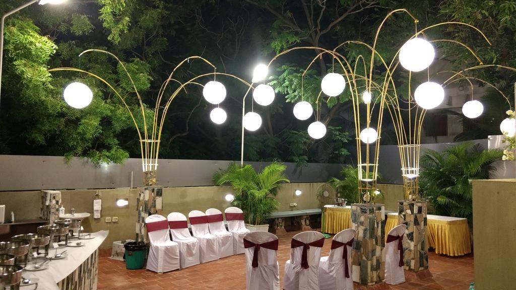 Hanu Reddy Residences Poes Garden Csennai Kültér fotó